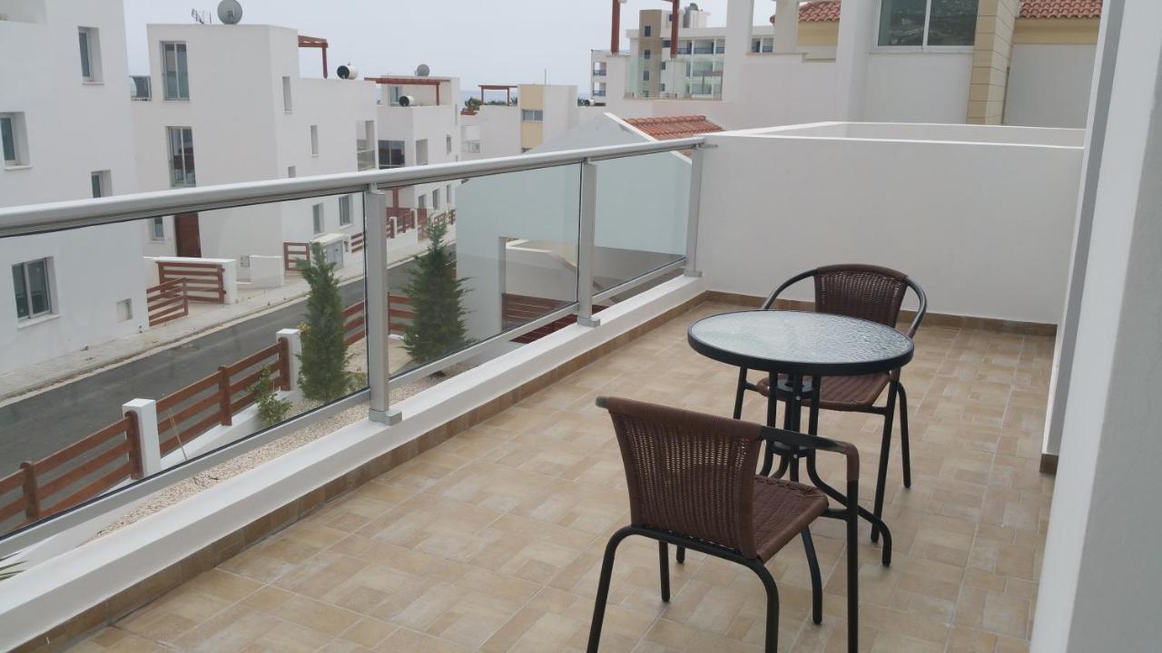 Modern villa, 4 bedrooms, private pool, close to Coral bay strip Peyia Esterno foto