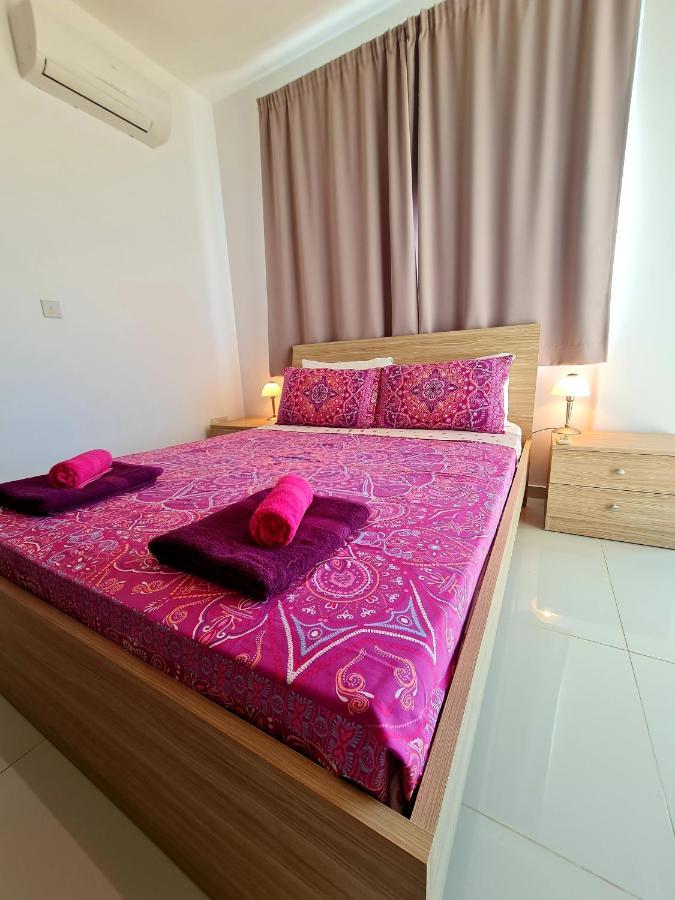 Modern villa, 4 bedrooms, private pool, close to Coral bay strip Peyia Esterno foto