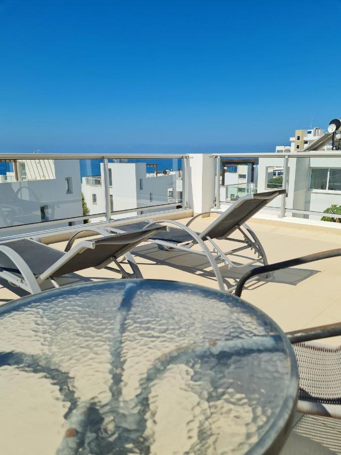 Modern villa, 4 bedrooms, private pool, close to Coral bay strip Peyia Esterno foto